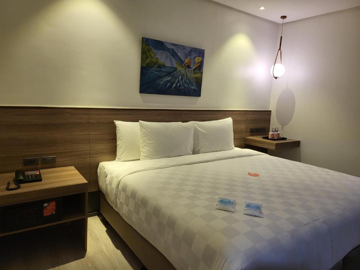 Go Hotels Plus Tuguegarao エクステリア 写真
