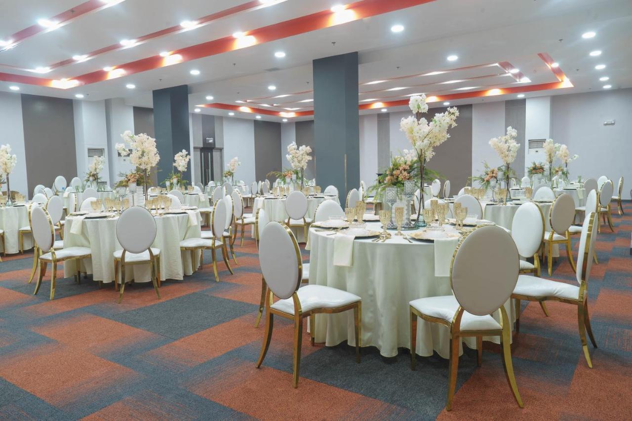 Go Hotels Plus Tuguegarao エクステリア 写真